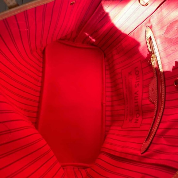 Authentic Louis Vuitton Pink Monogram V Neverfulll MM - Picture 10 of 14